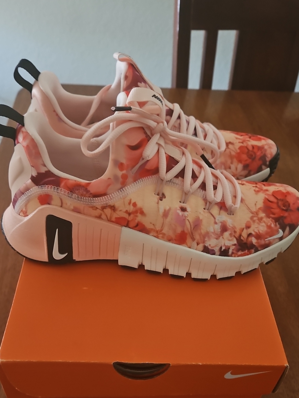 Nike Women's Pink Floral Print Running Sneakers - Picture 2 of 6